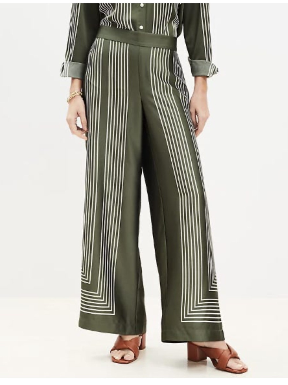 LOFT Olive Wide-Leg Pants with White Geometric Stripes